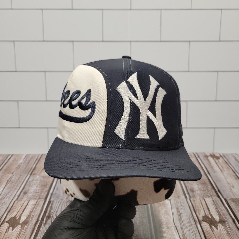 Logo 7 New York Yankees Vintage Side Script Adjustable Twill Snapback Hat MLB